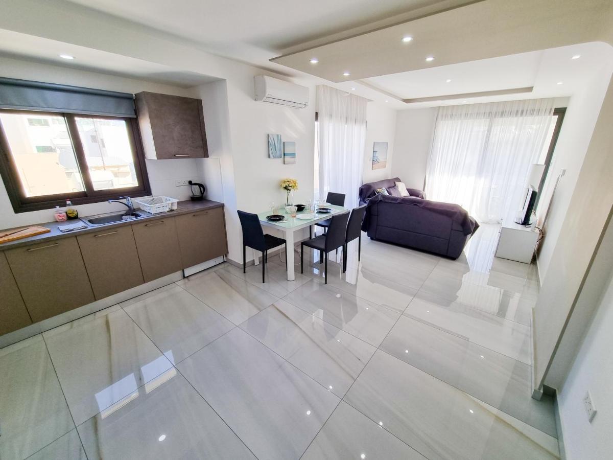 Sea La Vie Seaview Apartment Larnaca Exteriör bild